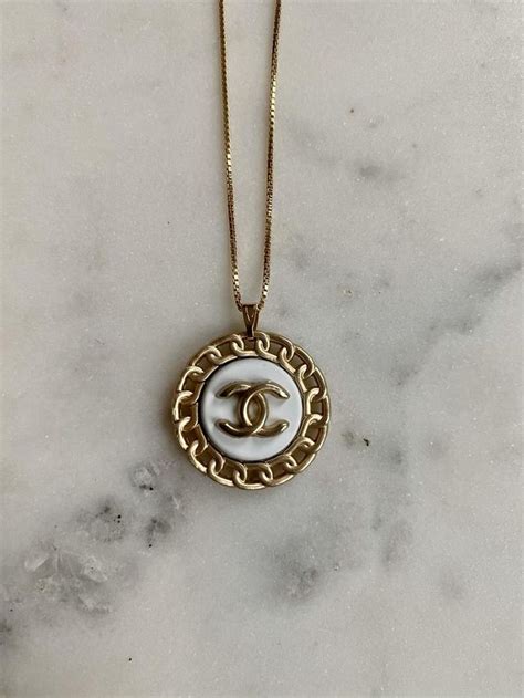 collier chanel vintage bouton|chanel collier.